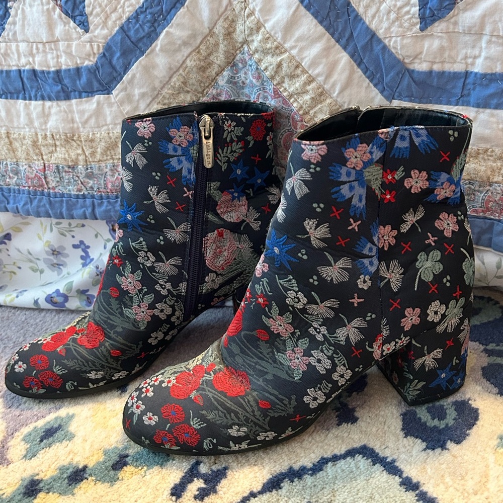 indigo rd. navy stitched floral bootie heel